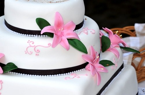 Re-create your parents' wedding cake