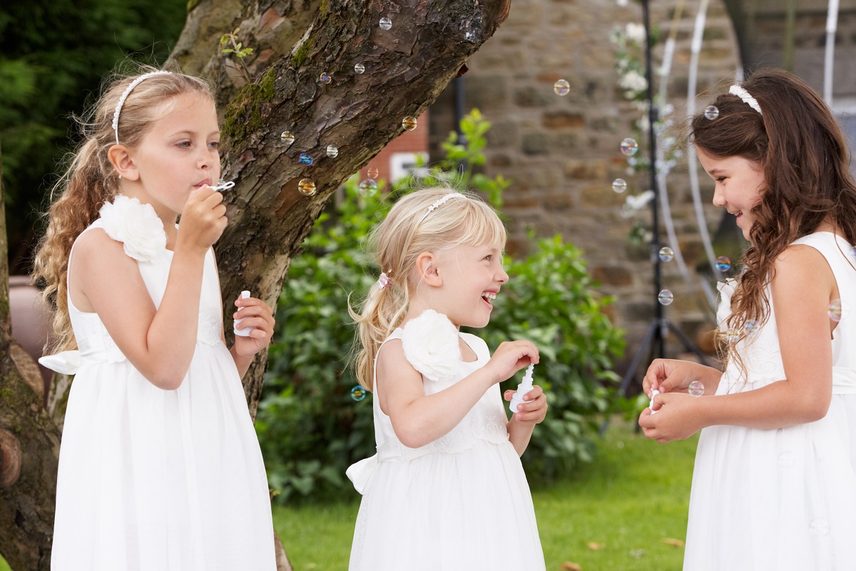 10 Ways to Keep Kids Busy at Your Wedding