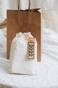 10 Wedding Welcome Bag Ideas Your Guests Will Thank You For