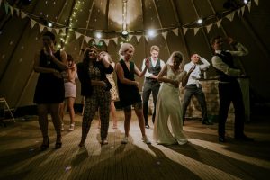 6 Fun Wedding Entertainment Ideas That Go Beyond Dancing