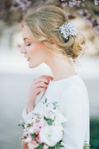 10 Summer Wedding Hairstyle Ideas for an Effortless Look 2022