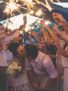 25 UNIQUE WEDDING ENTERTAINMENT IDEAS YOU HAVEN'T THOUGHT OF